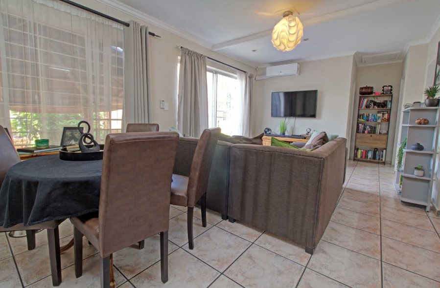 3 Bedroom Property for Sale in Wilgeheuwel Gauteng