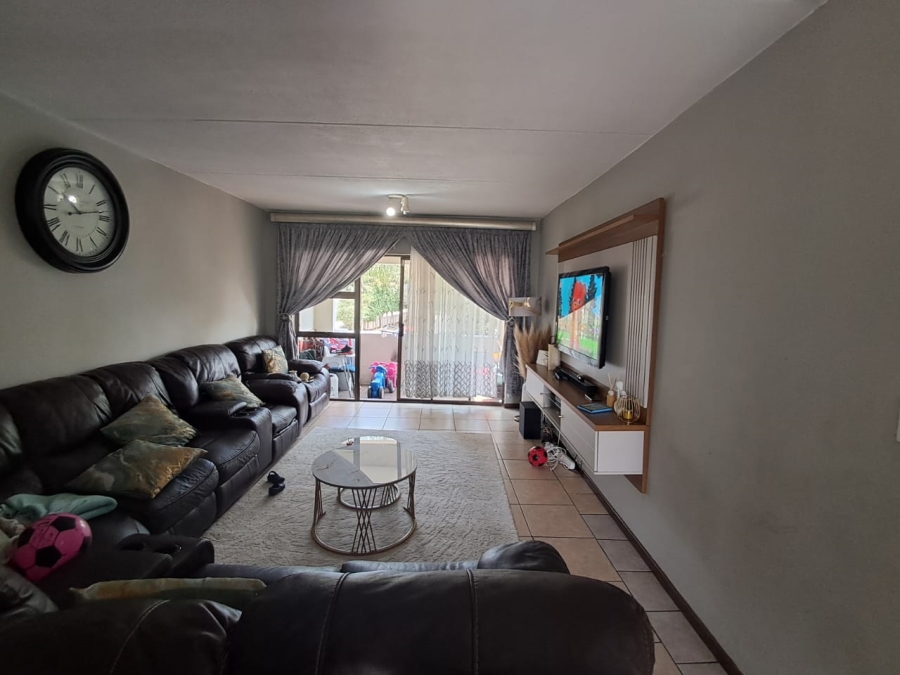 2 Bedroom Property for Sale in Vorna Valley Gauteng