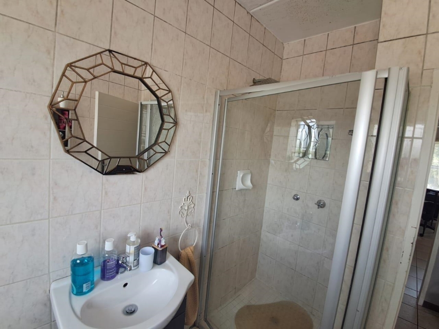 2 Bedroom Property for Sale in Vorna Valley Gauteng