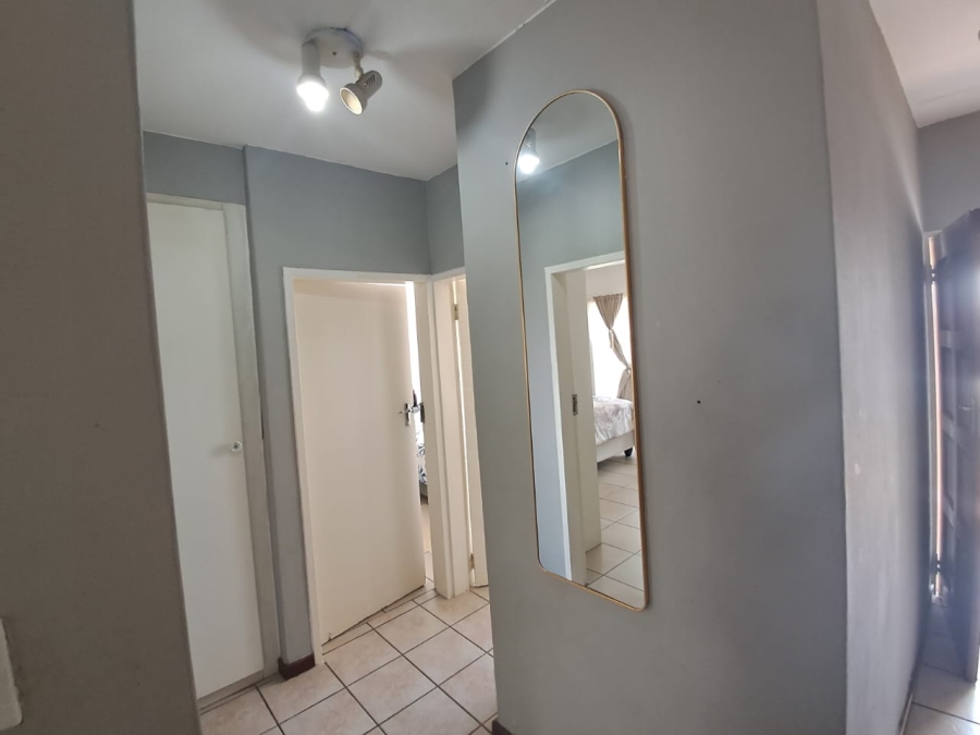2 Bedroom Property for Sale in Vorna Valley Gauteng