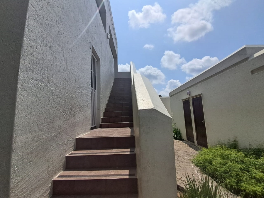 2 Bedroom Property for Sale in Vorna Valley Gauteng