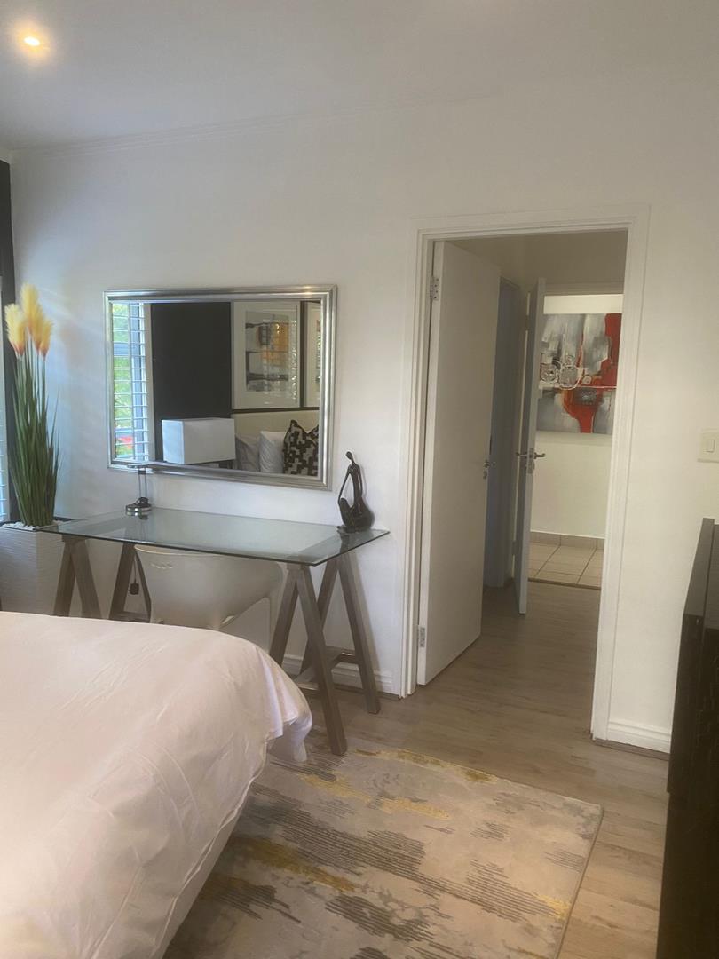 To Let 2 Bedroom Property for Rent in Sandhurst Gauteng