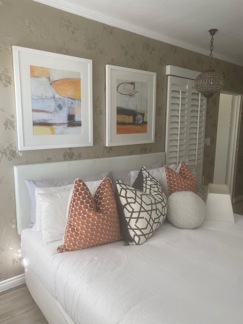 To Let 2 Bedroom Property for Rent in Sandhurst Gauteng