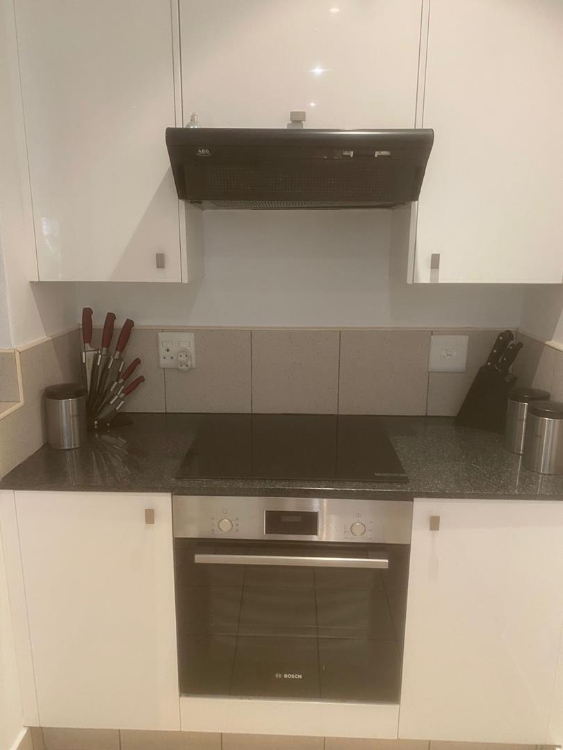 To Let 2 Bedroom Property for Rent in Sandhurst Gauteng