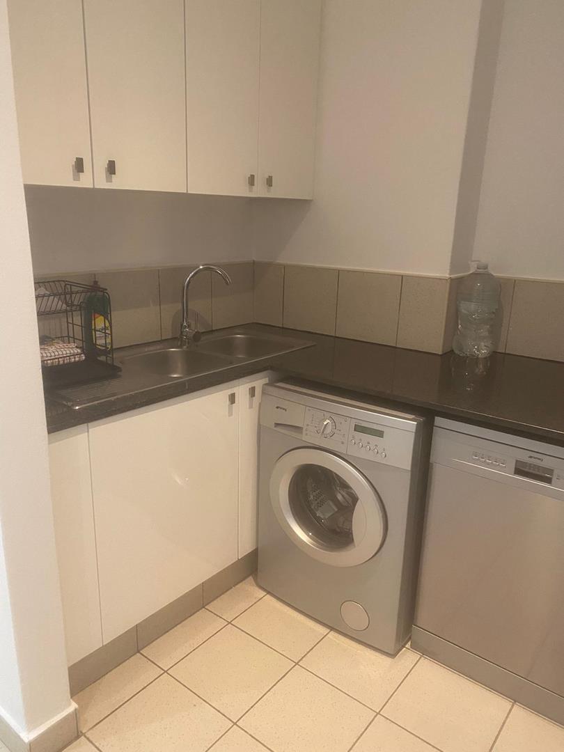 To Let 2 Bedroom Property for Rent in Sandhurst Gauteng