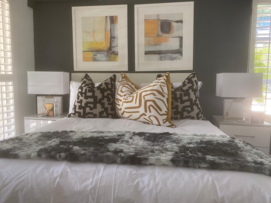 To Let 2 Bedroom Property for Rent in Sandhurst Gauteng