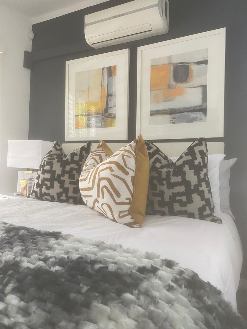 To Let 2 Bedroom Property for Rent in Sandhurst Gauteng