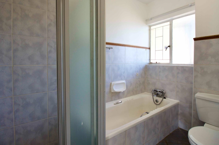 2 Bedroom Property for Sale in Die Hoewes Gauteng