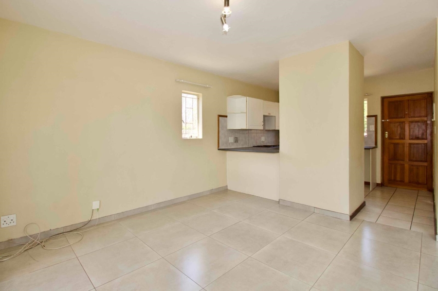2 Bedroom Property for Sale in Die Hoewes Gauteng