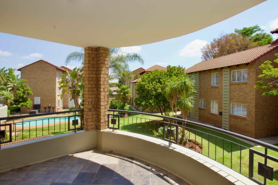 2 Bedroom Property for Sale in Die Hoewes Gauteng