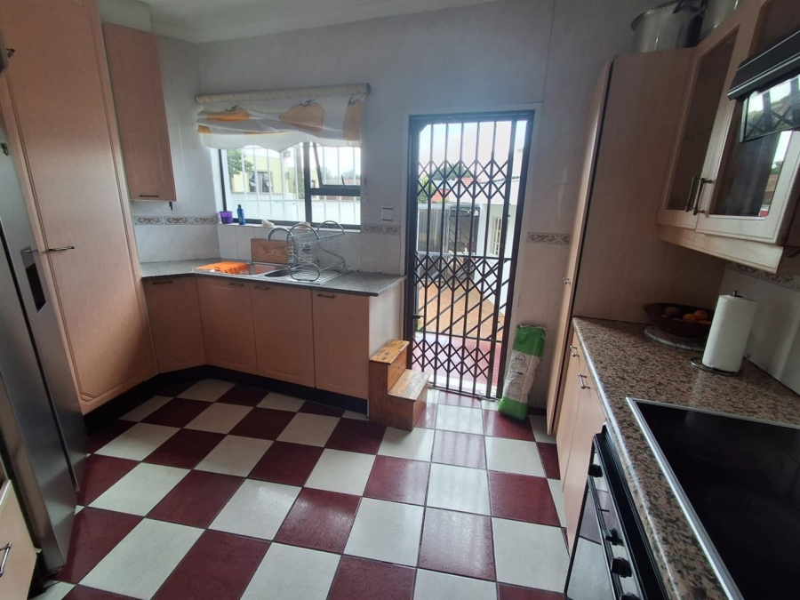 4 Bedroom Property for Sale in Glenvista Gauteng