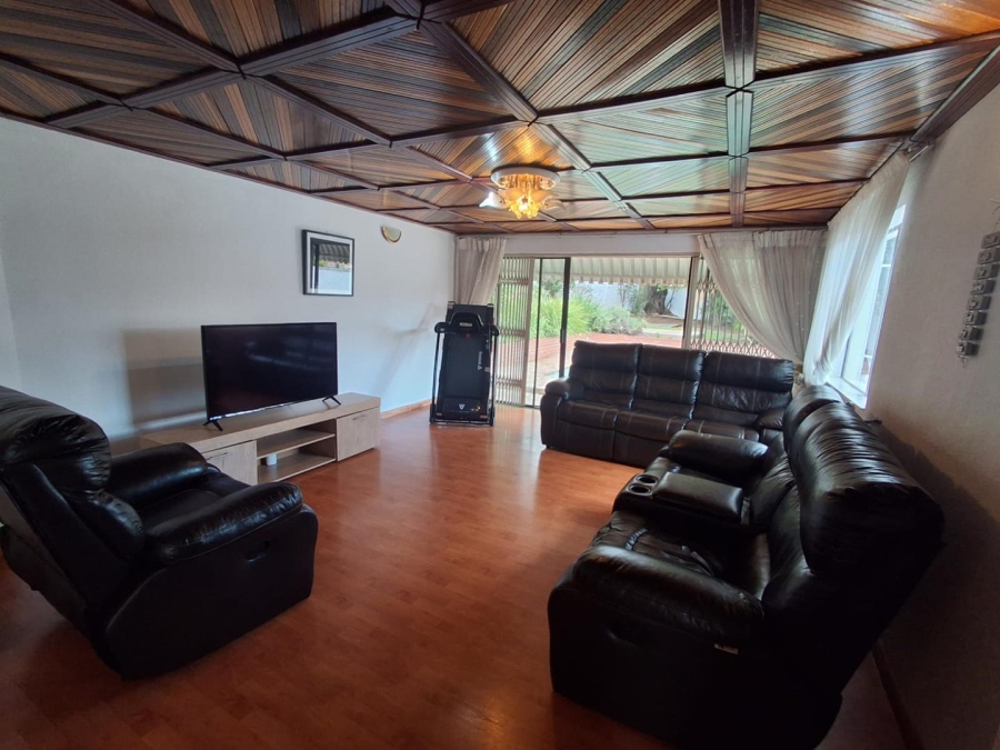4 Bedroom Property for Sale in Glenvista Gauteng
