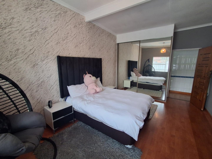 4 Bedroom Property for Sale in Glenvista Gauteng