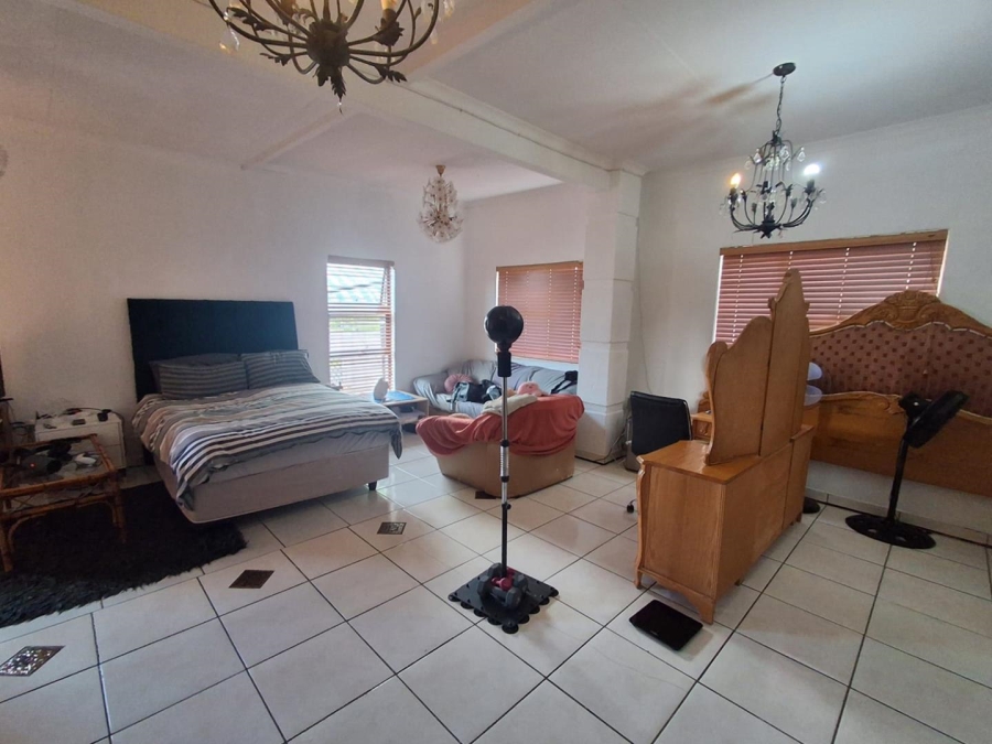 4 Bedroom Property for Sale in Glenvista Gauteng