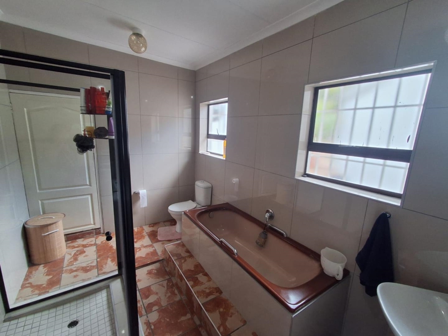 4 Bedroom Property for Sale in Glenvista Gauteng