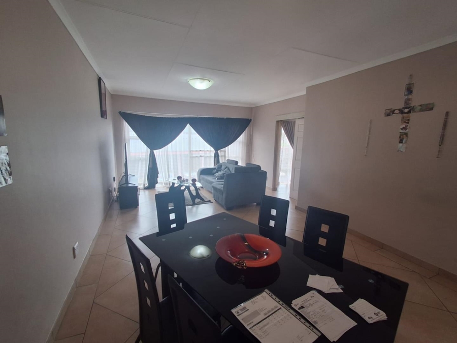 3 Bedroom Property for Sale in Brackendowns Gauteng