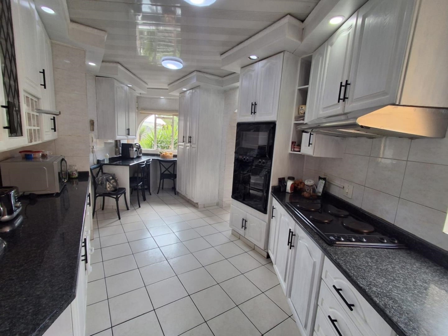4 Bedroom Property for Sale in Bassonia Gauteng