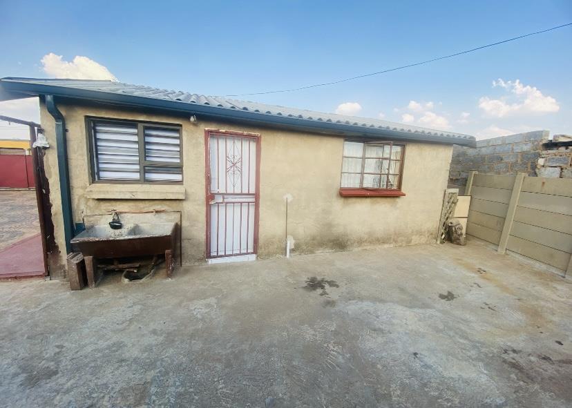2 Bedroom Property for Sale in Tsakane Gauteng