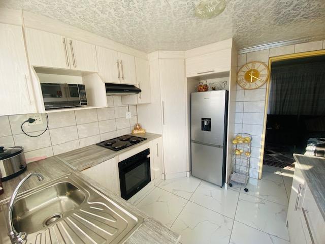 2 Bedroom Property for Sale in Tsakane Gauteng