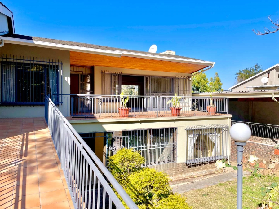 7 Bedroom Property for Sale in Lukasrand Gauteng