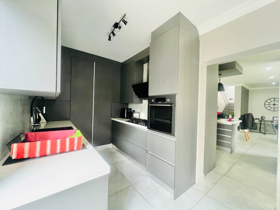 To Let 4 Bedroom Property for Rent in Roodeplaat Gauteng