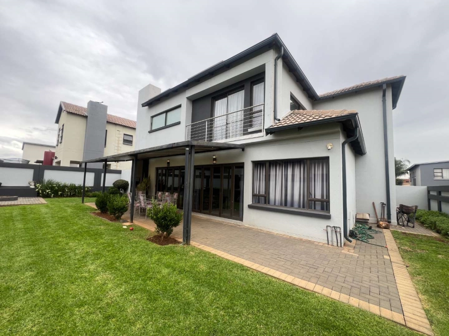 To Let 4 Bedroom Property for Rent in Roodeplaat Gauteng