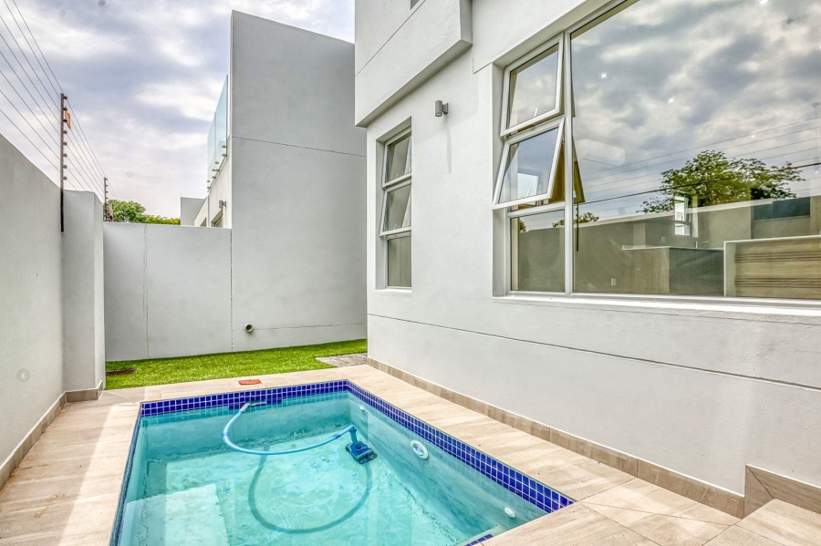 4 Bedroom Property for Sale in Bryanston Gauteng