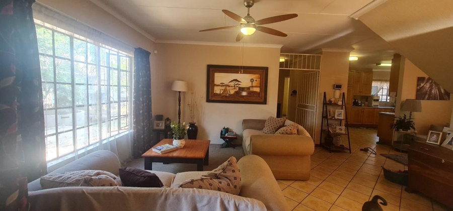 5 Bedroom Property for Sale in Moreleta Park Gauteng