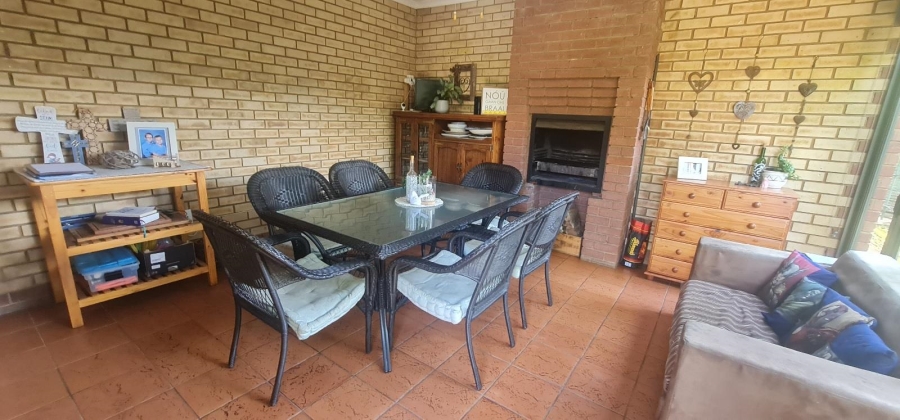5 Bedroom Property for Sale in Moreleta Park Gauteng