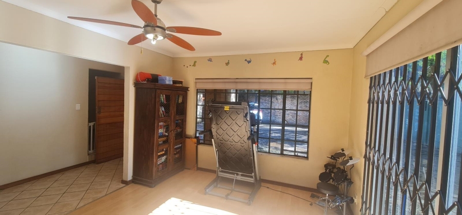 5 Bedroom Property for Sale in Moreleta Park Gauteng