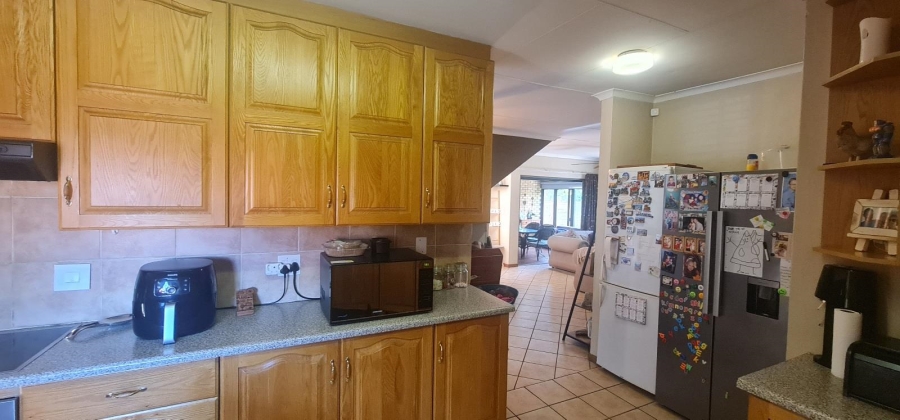 5 Bedroom Property for Sale in Moreleta Park Gauteng