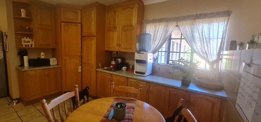 5 Bedroom Property for Sale in Moreleta Park Gauteng