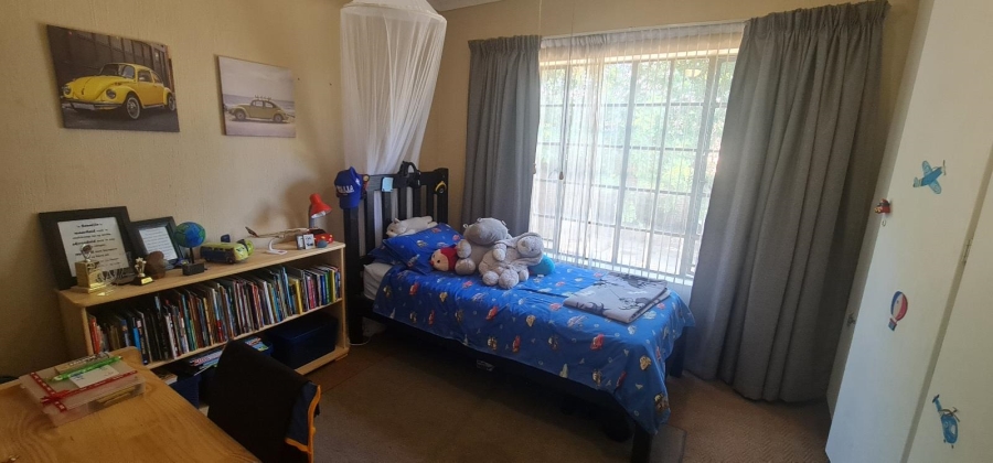 5 Bedroom Property for Sale in Moreleta Park Gauteng