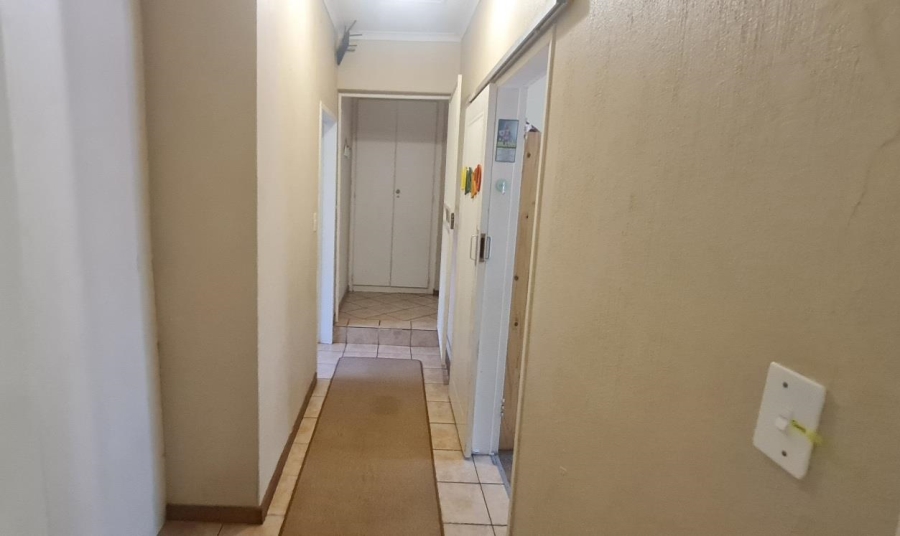 5 Bedroom Property for Sale in Moreleta Park Gauteng