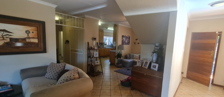 5 Bedroom Property for Sale in Moreleta Park Gauteng