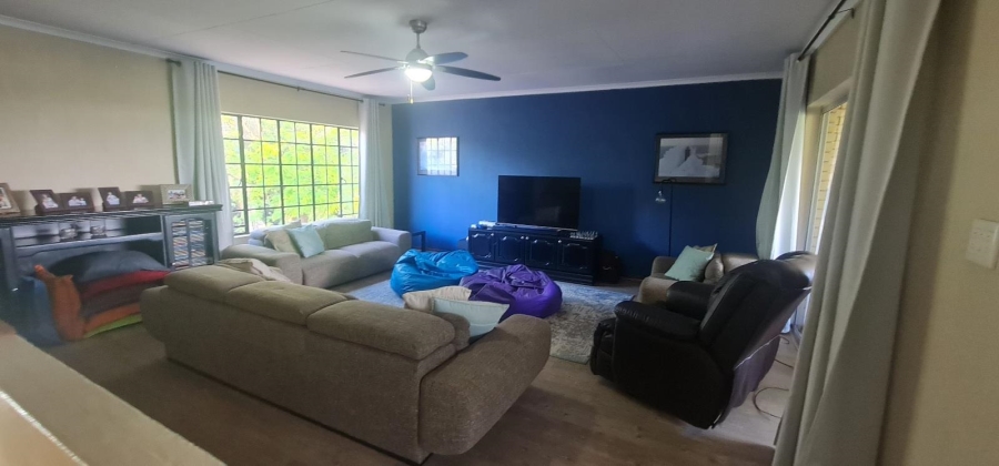 5 Bedroom Property for Sale in Moreleta Park Gauteng