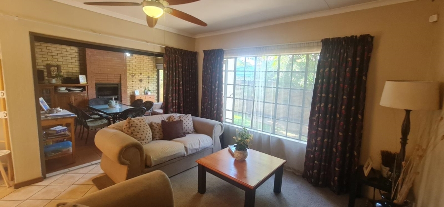 5 Bedroom Property for Sale in Moreleta Park Gauteng