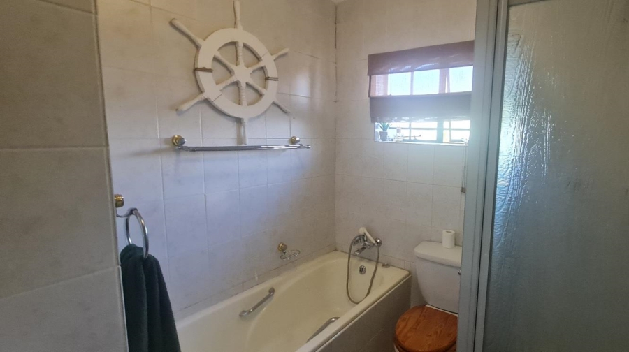 5 Bedroom Property for Sale in Moreleta Park Gauteng