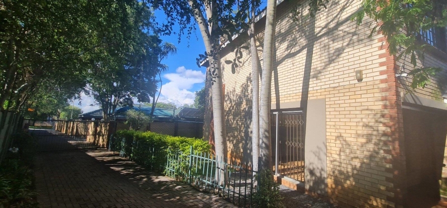 5 Bedroom Property for Sale in Moreleta Park Gauteng