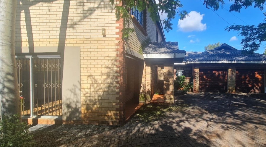 5 Bedroom Property for Sale in Moreleta Park Gauteng