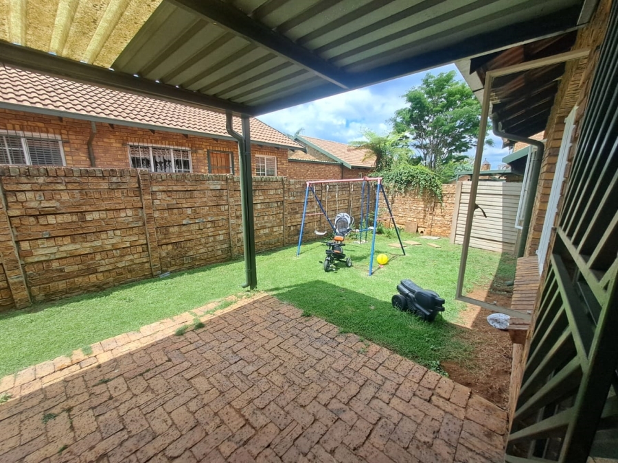 2 Bedroom Property for Sale in Highveld Gauteng