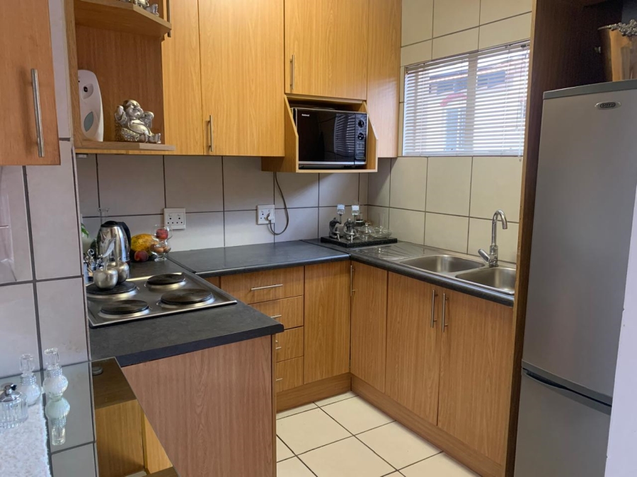 1 Bedroom Property for Sale in Mulbarton Gauteng