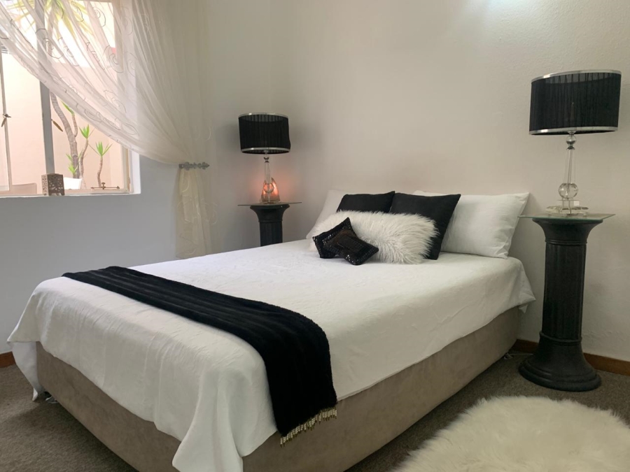 1 Bedroom Property for Sale in Mulbarton Gauteng