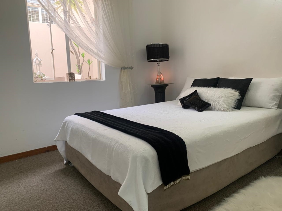 1 Bedroom Property for Sale in Mulbarton Gauteng