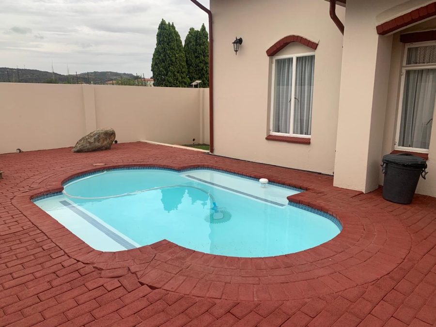 1 Bedroom Property for Sale in Mulbarton Gauteng