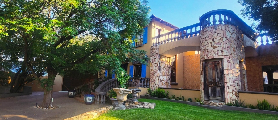 6 Bedroom Property for Sale in Alberante Gauteng