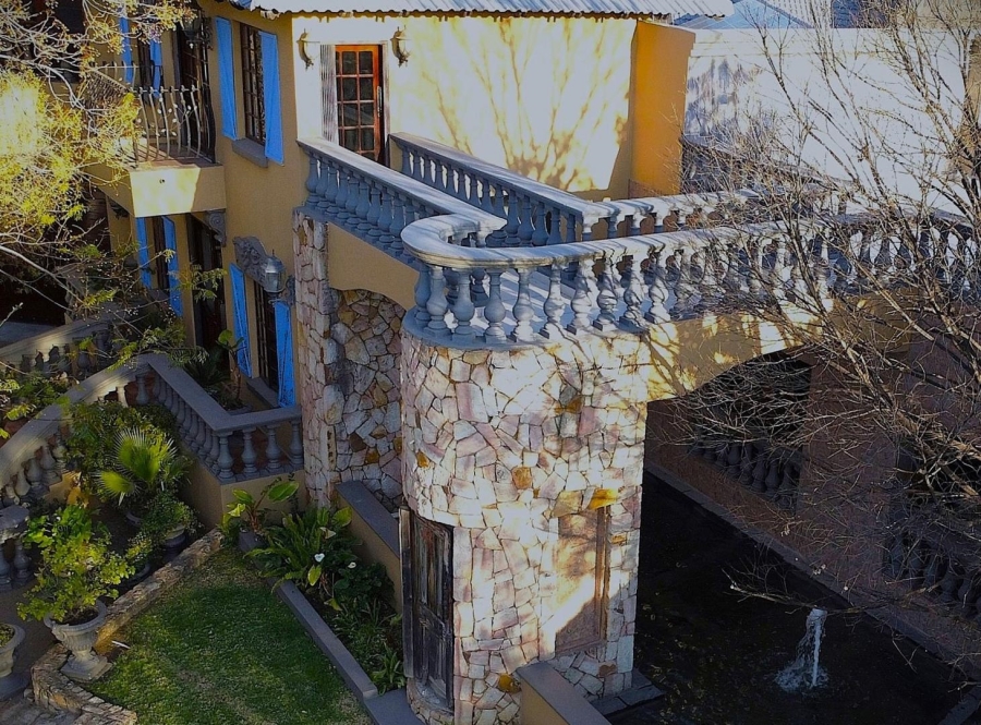 6 Bedroom Property for Sale in Alberante Gauteng