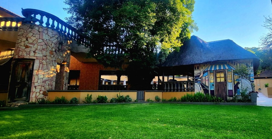 6 Bedroom Property for Sale in Alberante Gauteng