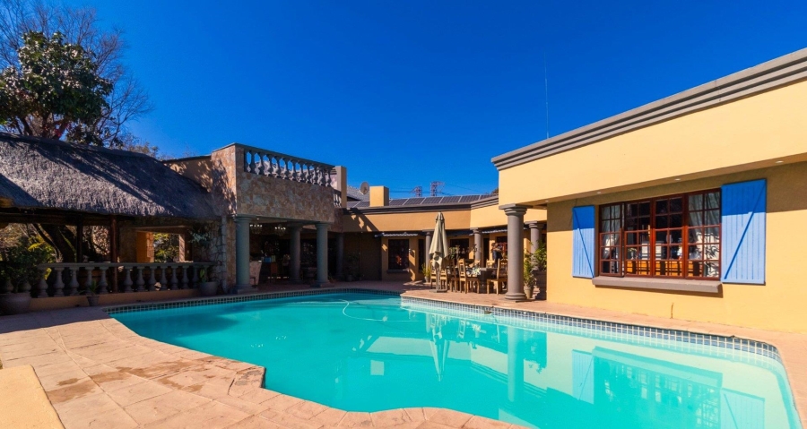 6 Bedroom Property for Sale in Alberante Gauteng
