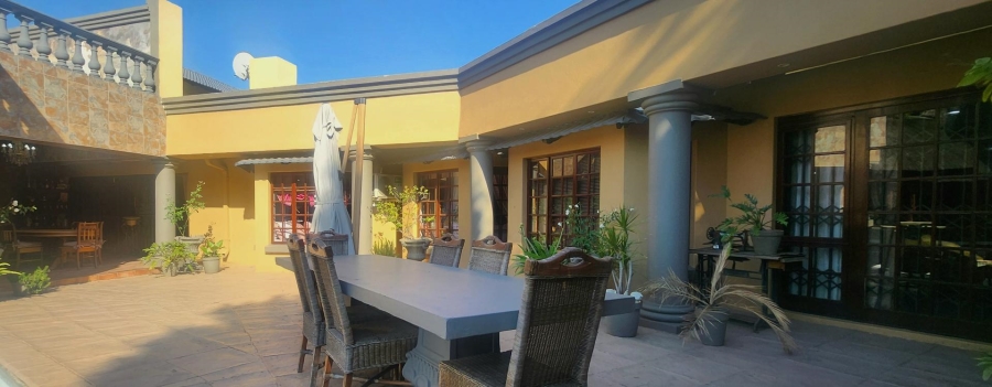 6 Bedroom Property for Sale in Alberante Gauteng